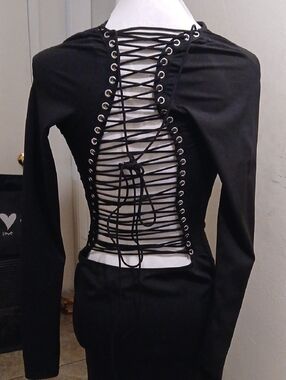 Missguided + Black Long Sleeve Lace-Up Back Dress